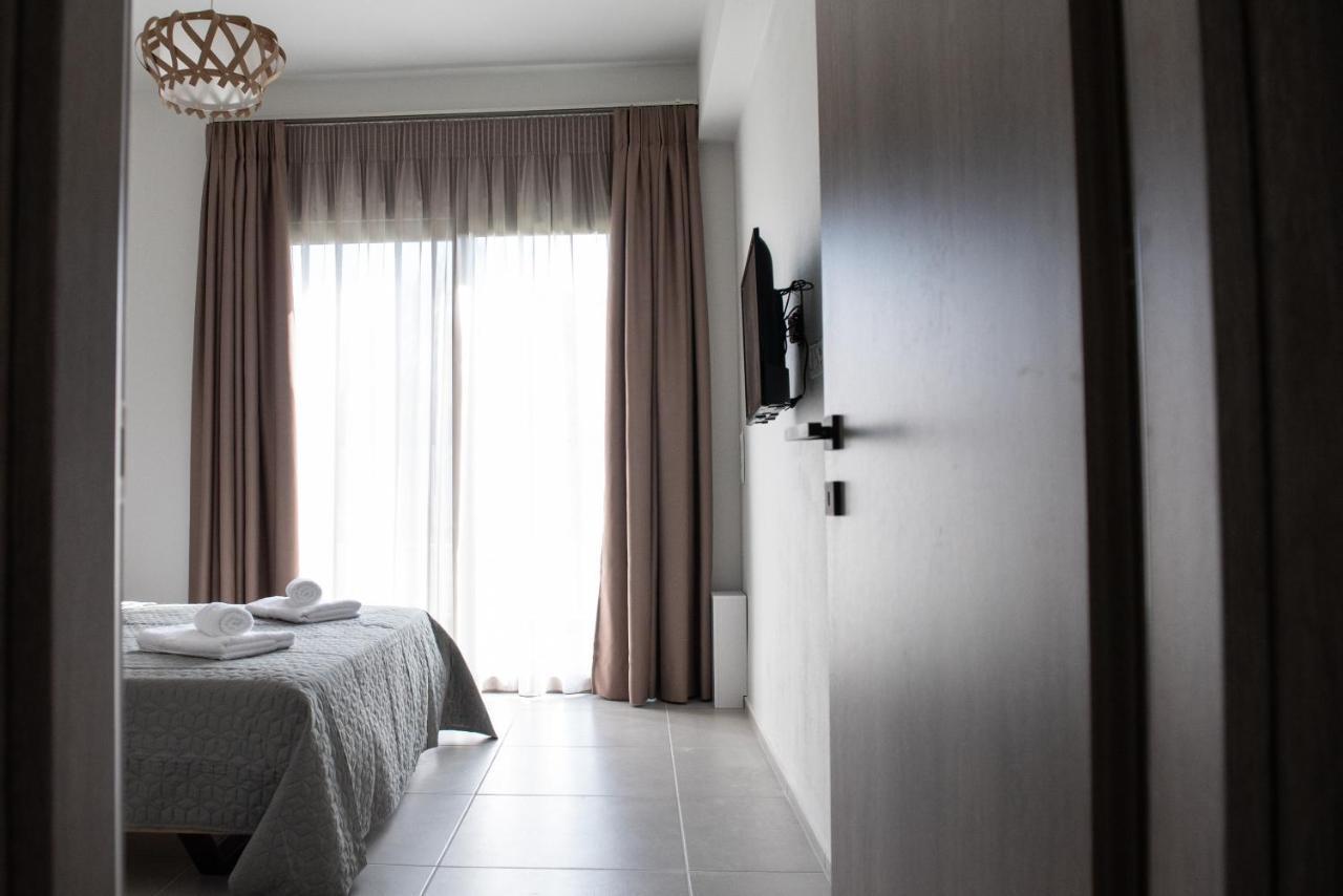 Luxury Autonomous Ground Floor Apartment Игуменица Екстериор снимка